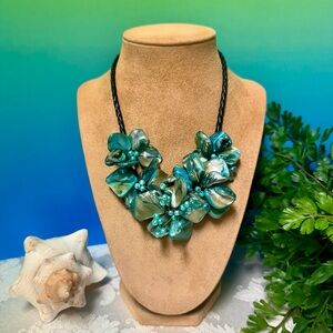 Blister pearl necklace